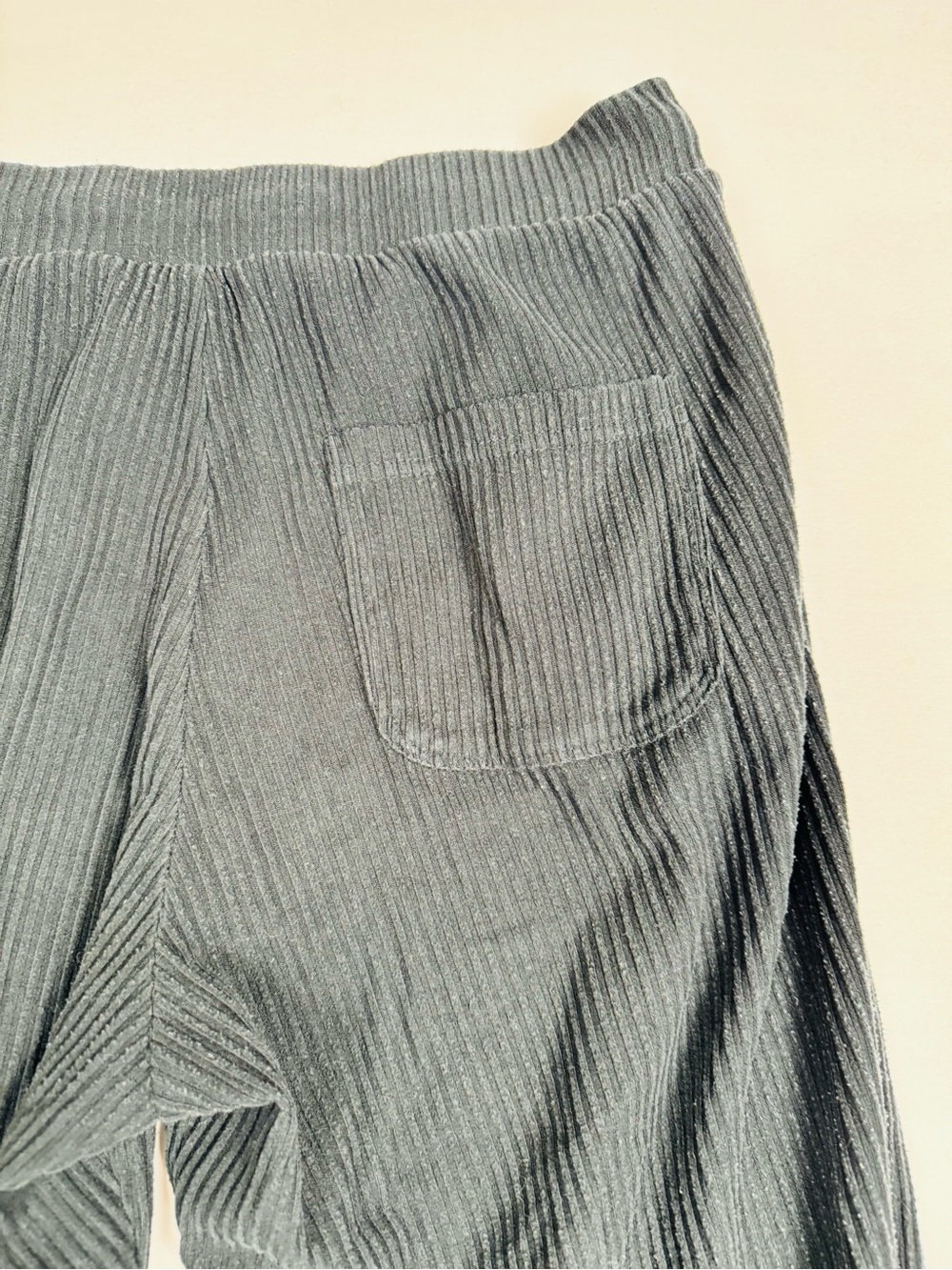 ALO YOGA Muse Ribbed Jogger Sweatpants Black Women’s S Retail $118 - Picture 6 of 6